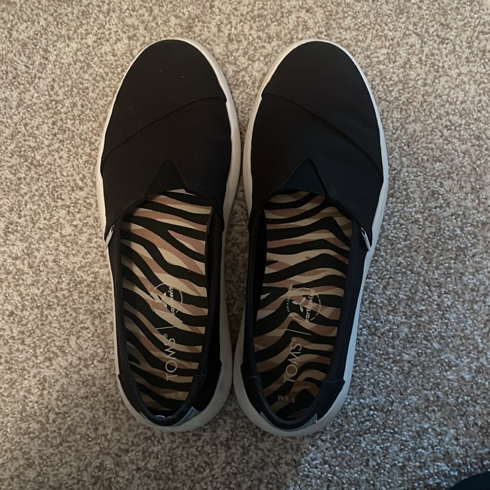 Toms Women’s Slip Ons - Picture 2 of 6
